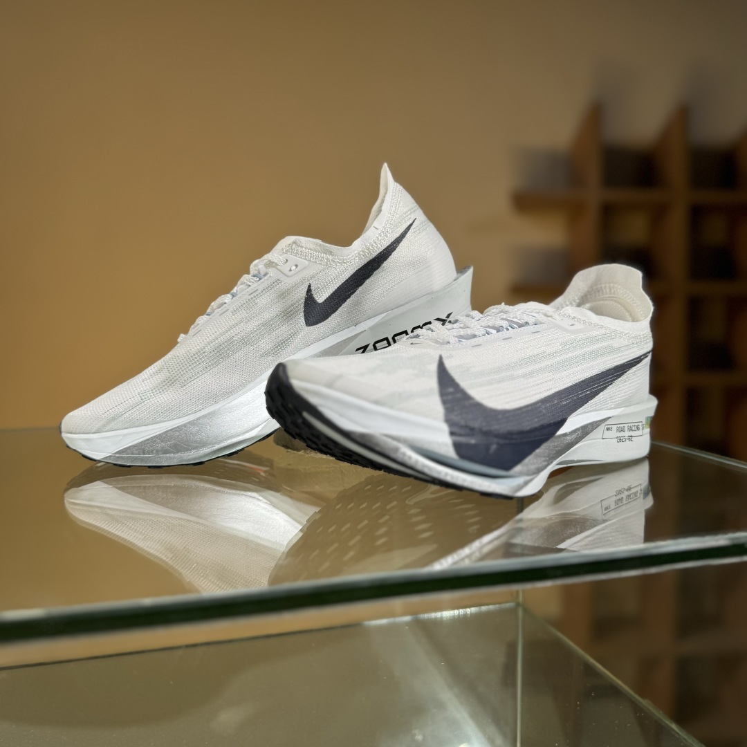 200 Nike ZoomX Streakfly 2 马拉松柔软缓震超轻透气跑鞋 HF6416-100