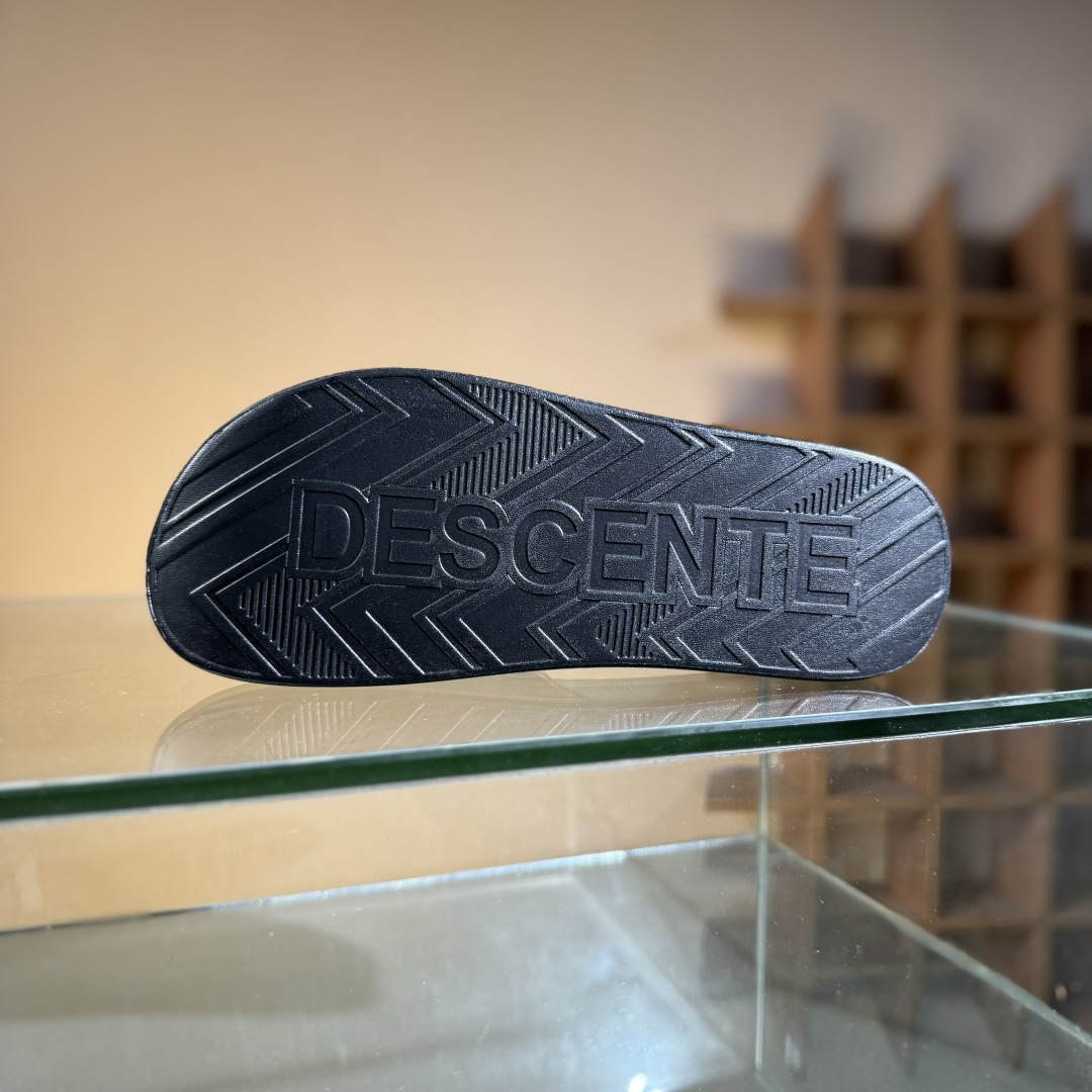 180 迪桑特DESCENTE Lcing Nars 百搭柔软 防滑一字拖鞋