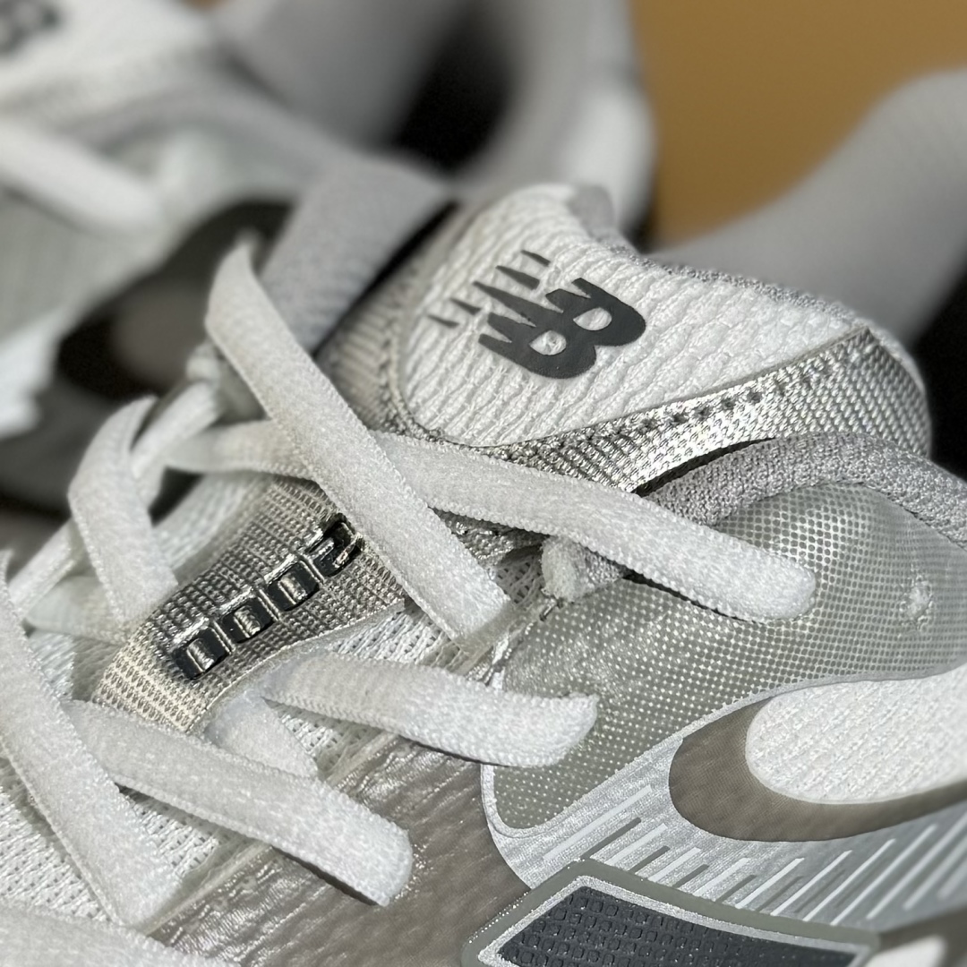 220 New Balance 2000系列复古老爹风休闲运动慢跑鞋 U2000AA