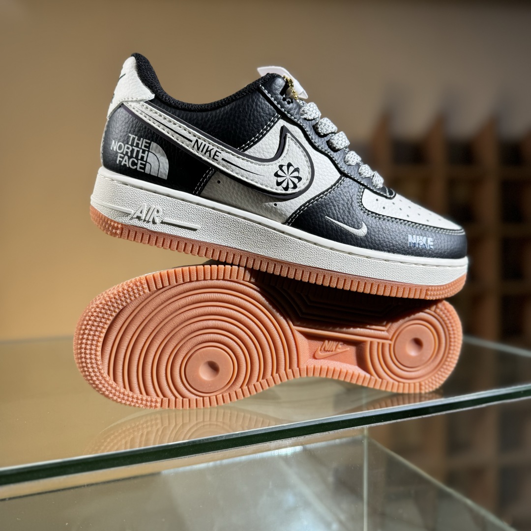 260 Nike Air Force 1'07 Low 北面联名 米黑生胶 空军一号低帮休闲板鞋 SM6188-114