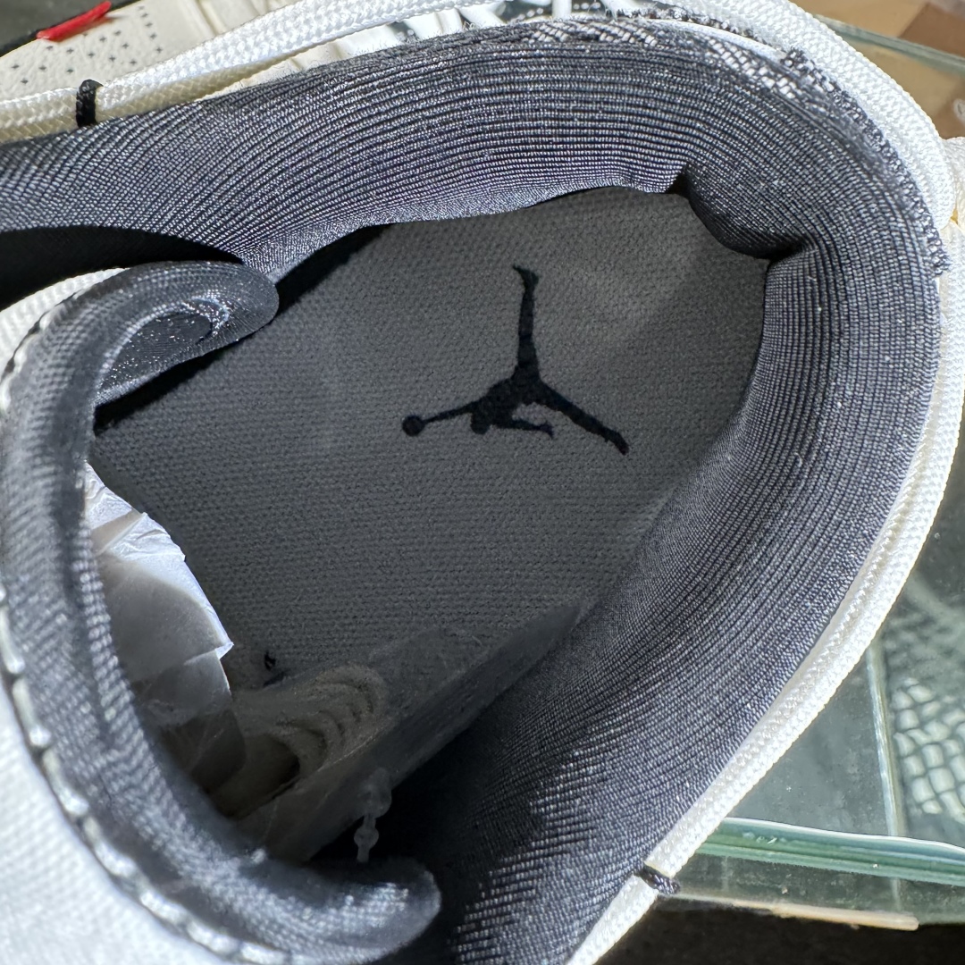 300 Air Jordan 1 Low AJ1 乔1 LV联名 黑脚趾抽绳 高端定制 低帮复古篮球鞋 YX5066-383