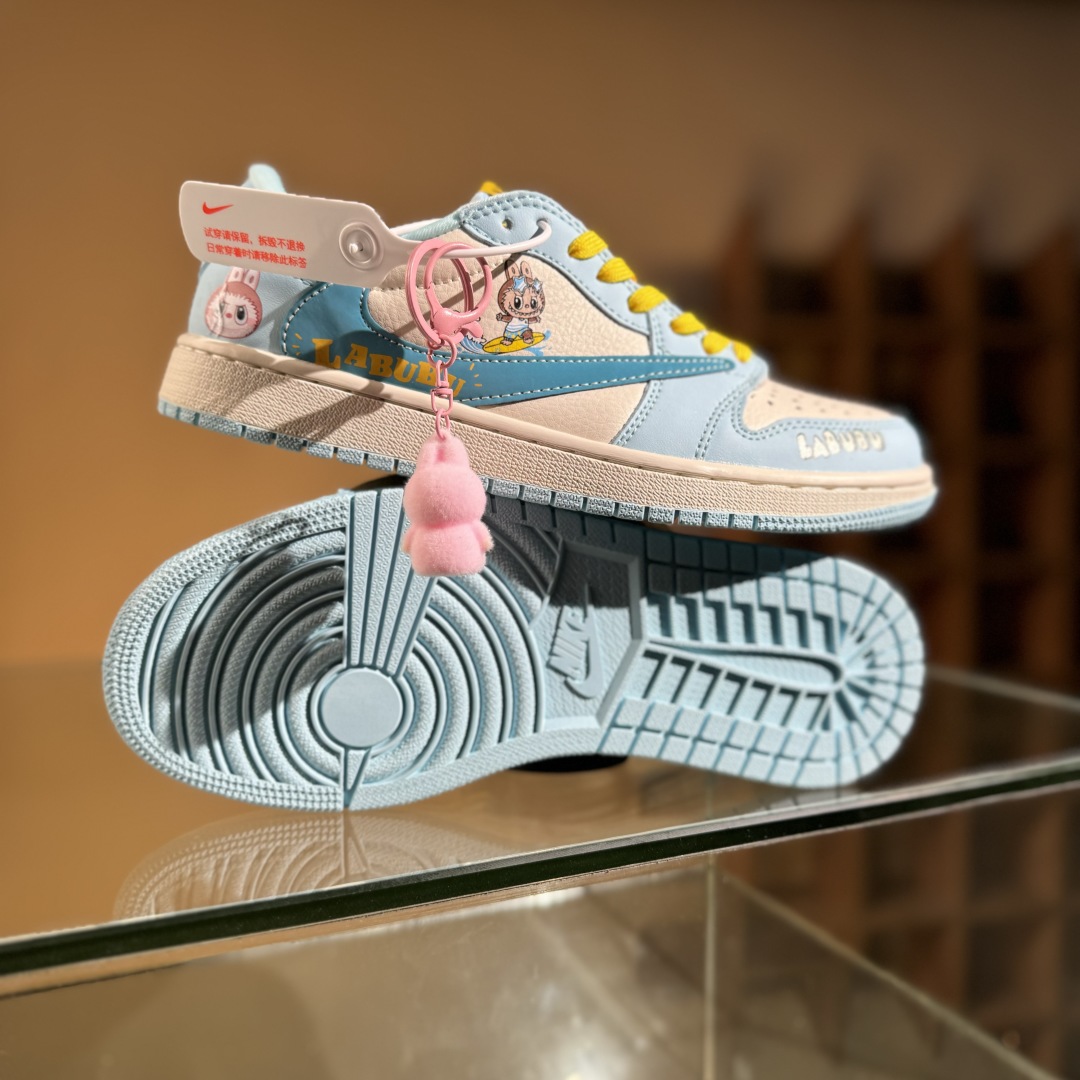 280 Travis Scott x Nike Air Jordan 1 Low x LABUBU Air Jordan 1 Low 反转蓝白拉布布倒钩  LD2028-054