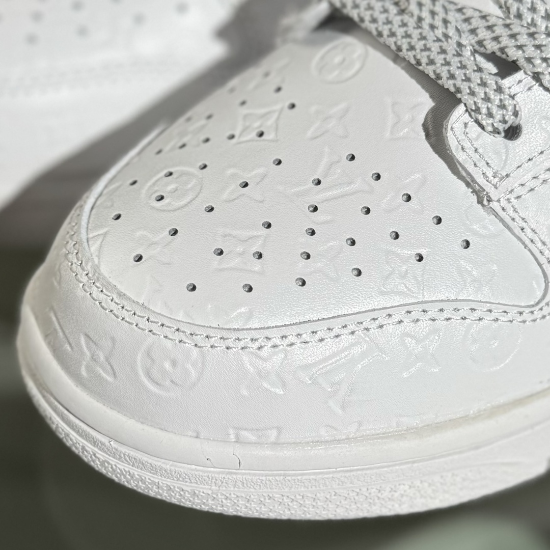 260 NIKE SB Dunk Low RETRO x Louis Vuitt纯白满印满天星  DS6608-001