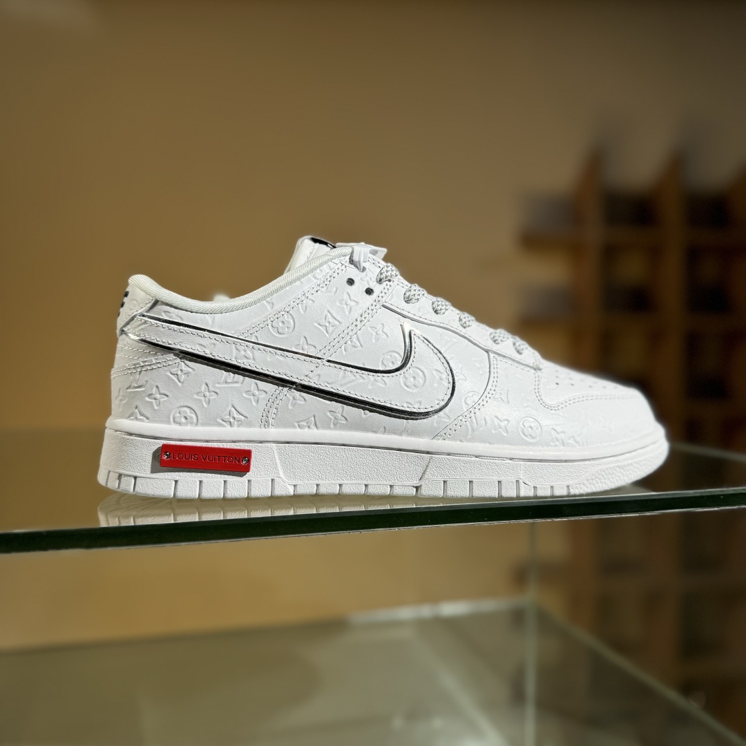 260 NIKE SB Dunk Low RETRO x Louis Vuitt纯白满印满天星  DS6608-001