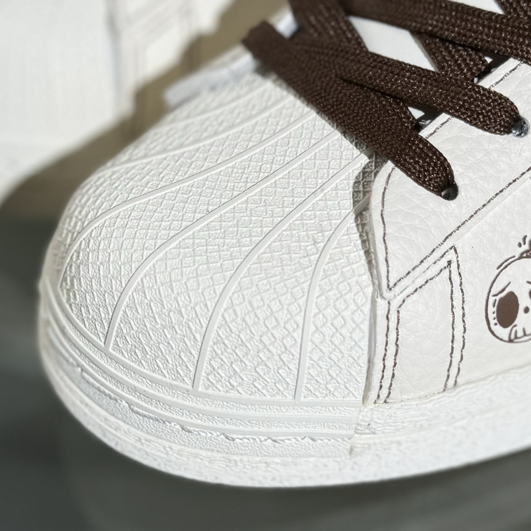 240 AdidOriginals Superstar 联名款 经典贝壳头 DS0028