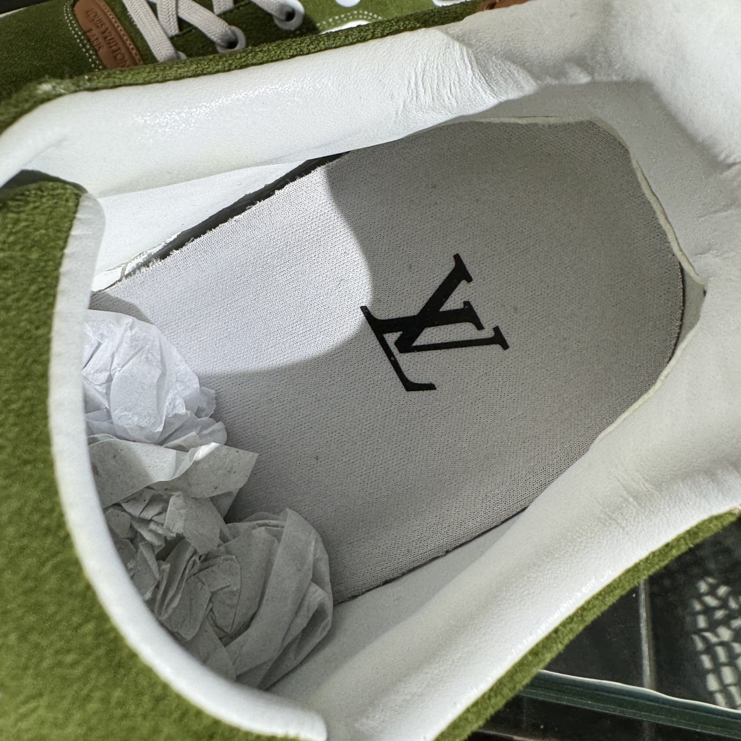 380 LOUIS VUITTskate sneaker 2025 秋冬男士系列 Classic 牛皮革 圆头系带 低帮 生活休闲鞋