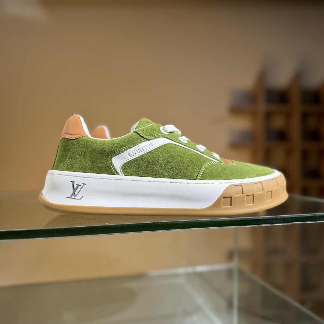 380 LOUIS VUITTskate sneaker 2025 秋冬男士系列 Classic 牛皮革 圆头系带 低帮 生活休闲鞋