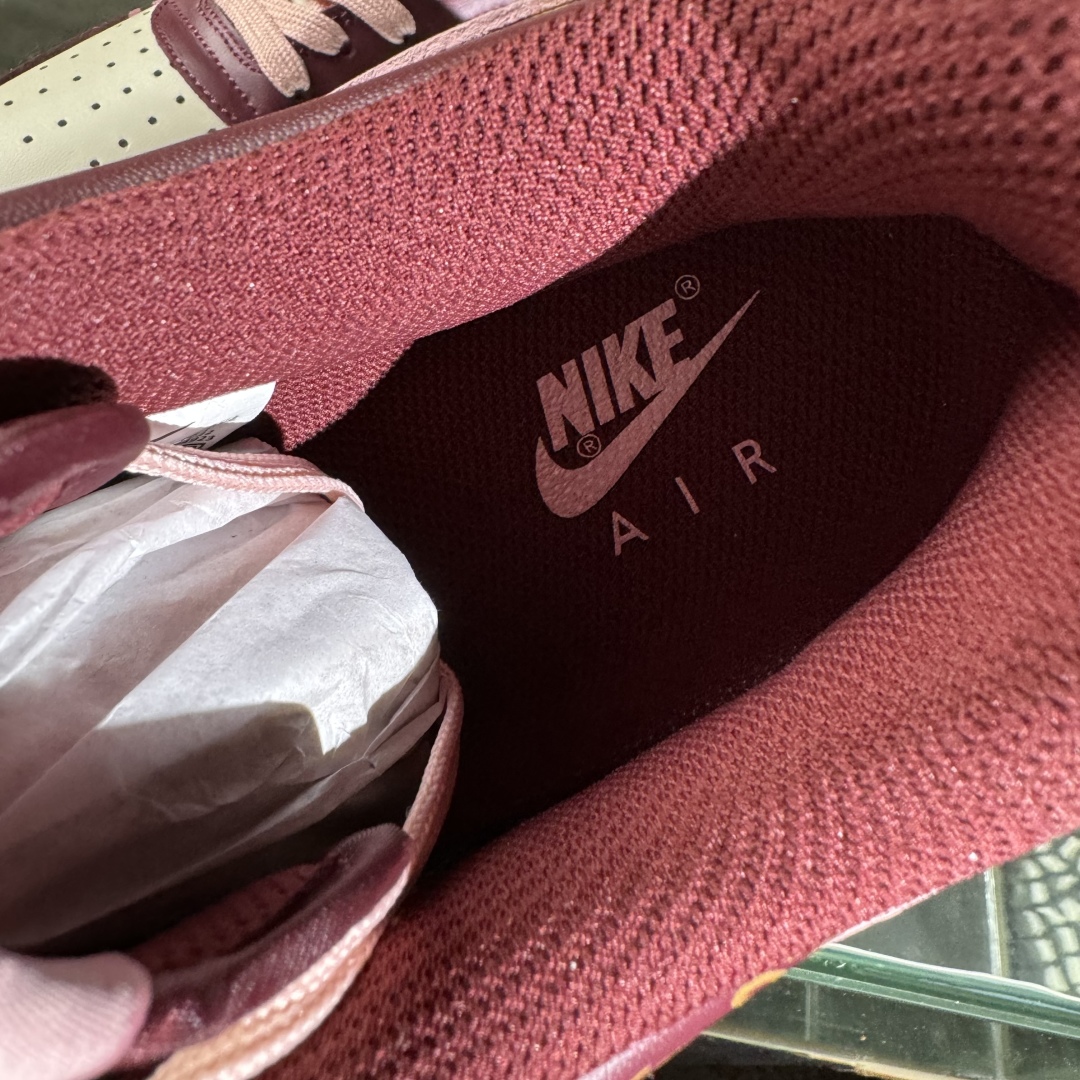 260 Nike Air Force 1'07 Low ”Berry Red” 手绘涂鸦 莓红漫绘 空军一号低帮休闲运动板鞋 FD9925-611