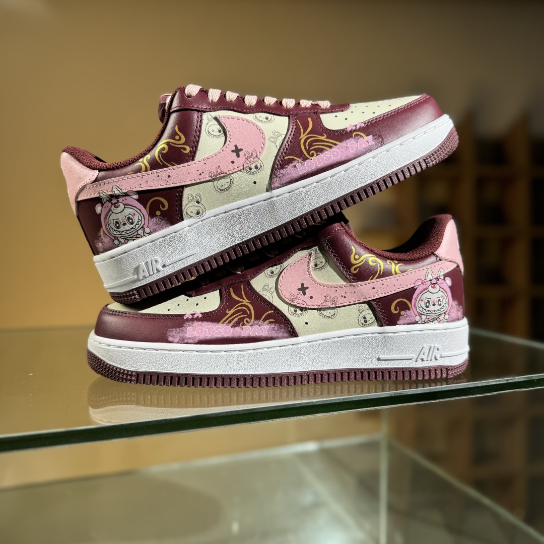 260 Nike Air Force 1'07 Low ”Berry Red” 手绘涂鸦 莓红漫绘 空军一号低帮休闲运动板鞋 FD9925-611