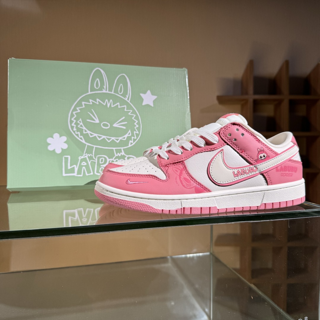 280 Nike SB Dunk Low x LABUBU 粉白小勾  SR2025-008