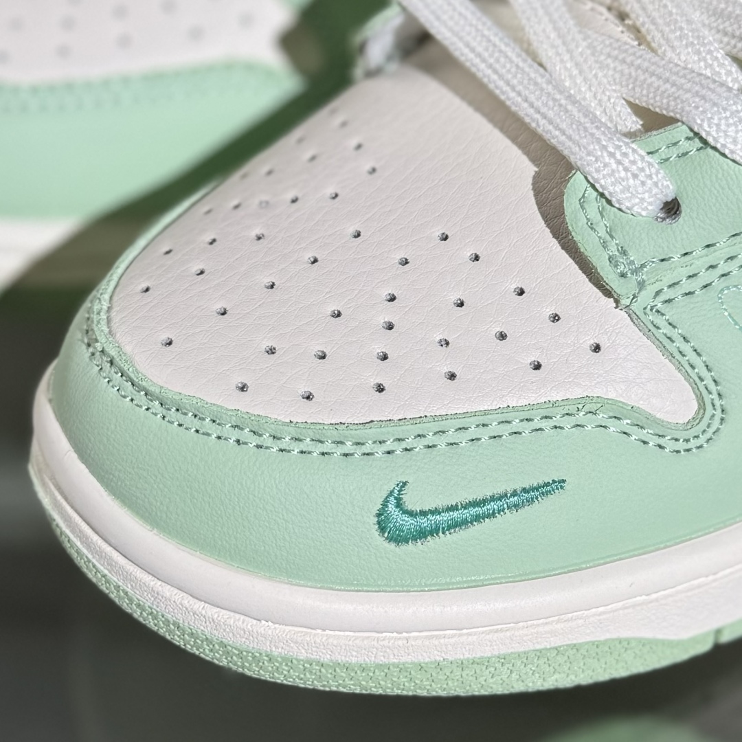 280 Nike SB Dunk Low x LABUBU 绿白小勾  SR2025-006