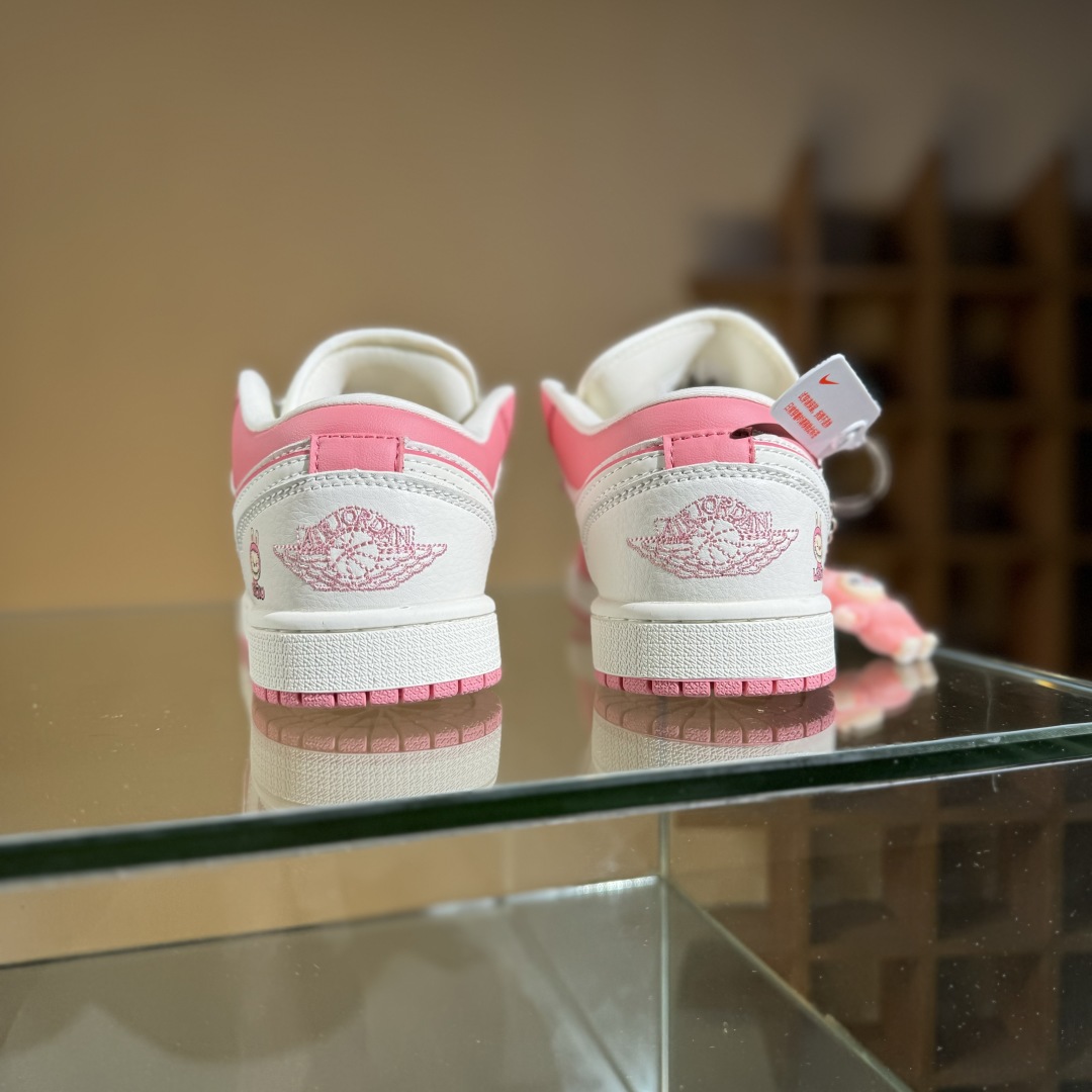 280 Air Jordan 1 Retro Low x LABUBU 米粉拉布布  QR2025-007