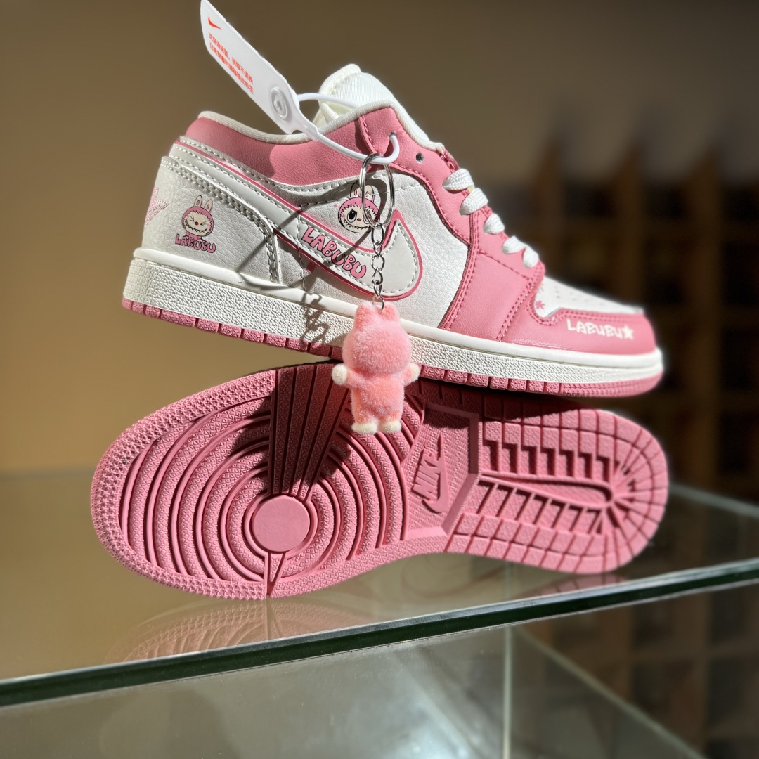 280 Air Jordan 1 Retro Low x LABUBU 米粉拉布布  QR2025-007
