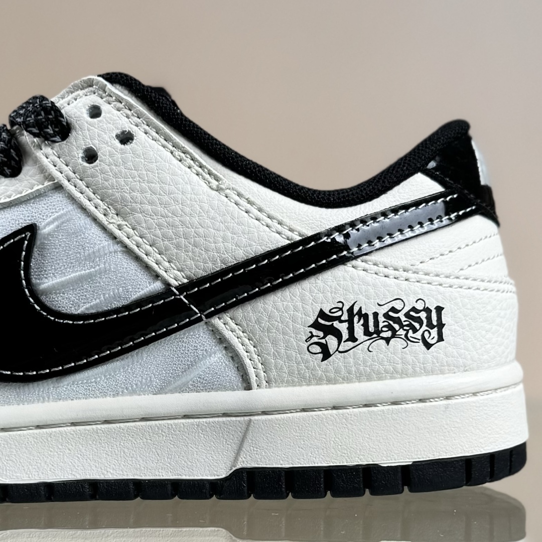 280 Nike SB Dunk Low 斯图西联名 织布米黑勾  低帮休闲板鞋 QW5836-011