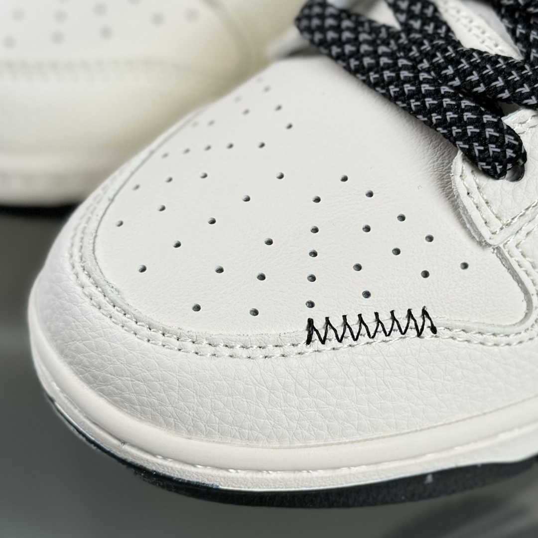280 Nike SB Dunk Low 斯图西联名 织布米黑勾  低帮休闲板鞋 QW5836-011