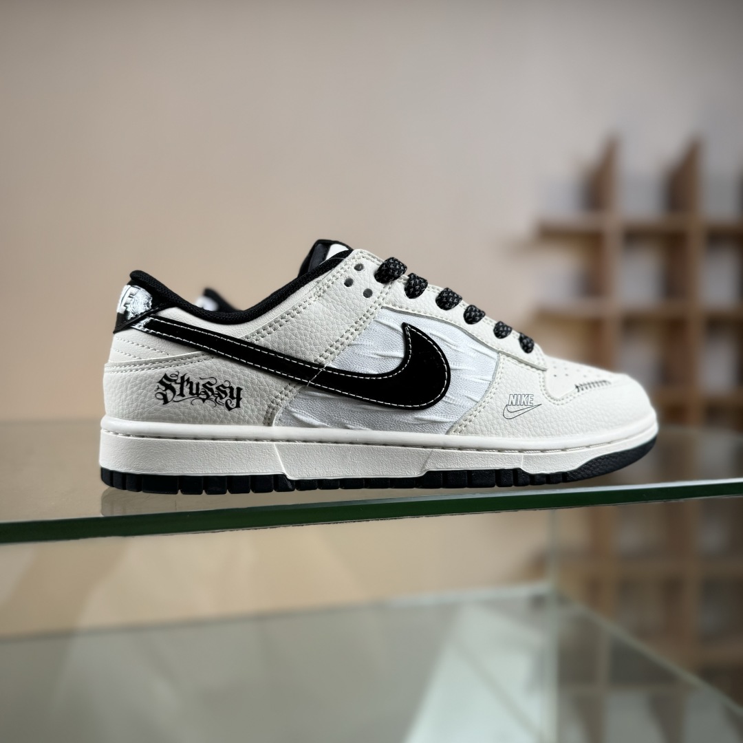 280 Nike SB Dunk Low 斯图西联名 织布米黑勾  低帮休闲板鞋 QW5836-011