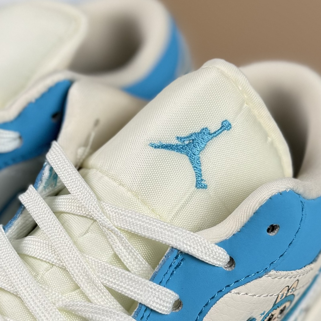 280 Nike AJ1 Low 白蓝拉布布联名 低帮休闲板鞋 QG2025-007