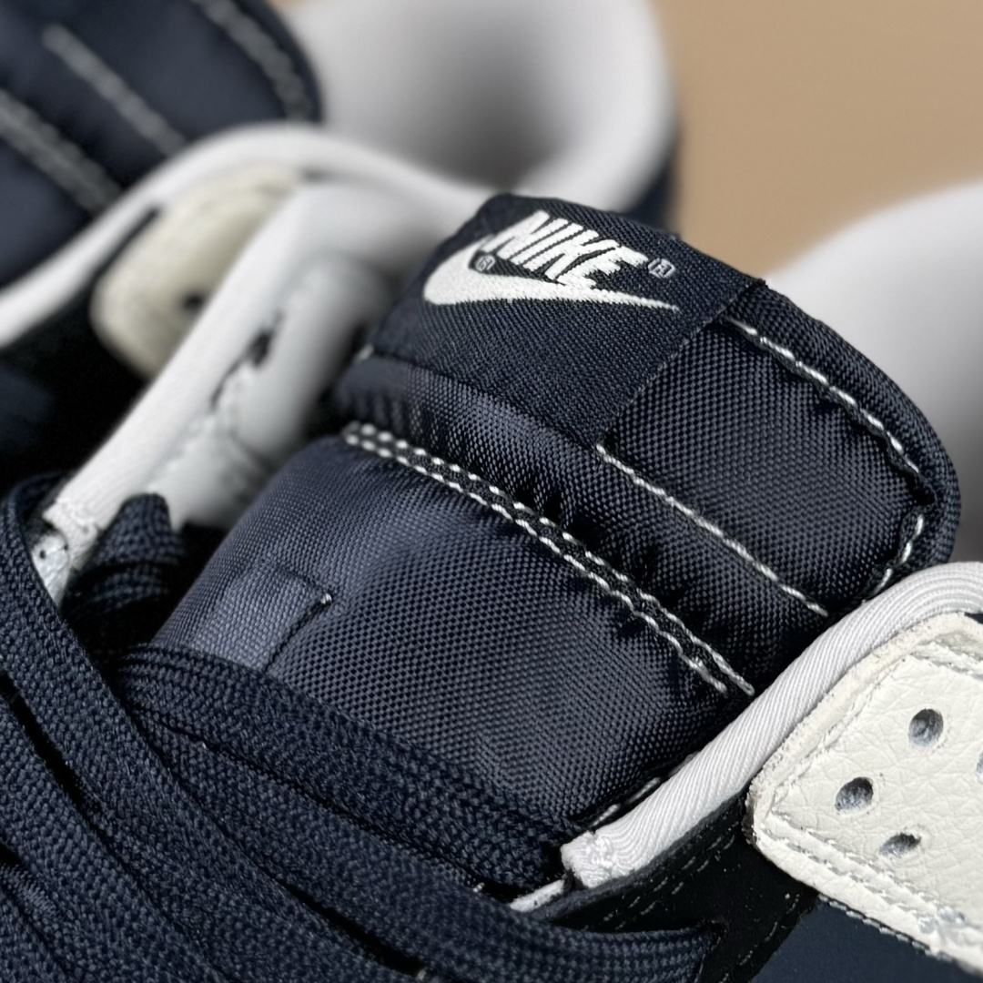 Nike SB Dunk Low 斯图西联名 米灰黑8 周年高端定制 低帮休闲板鞋 SR2025-001