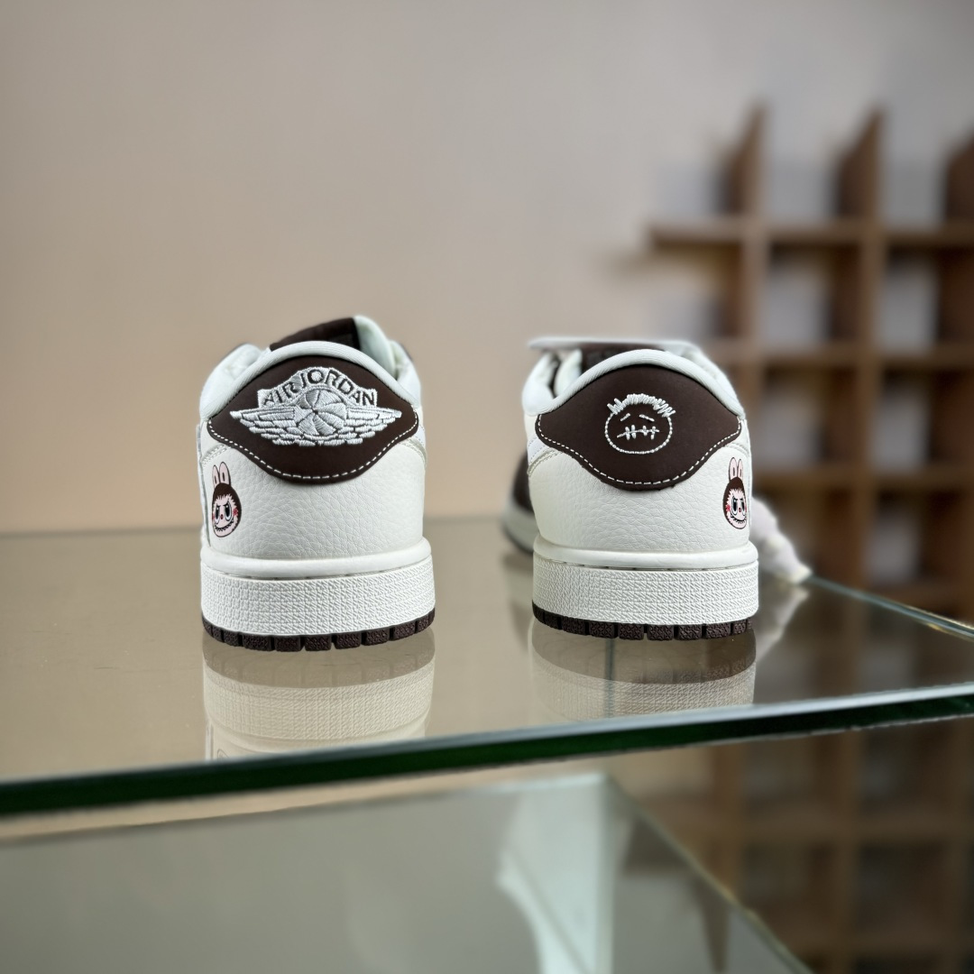 Travis Scott x Nike Air Jordan 1 Low x LABUBU Air Jordan 1 Low 反转棕白小勾拉布布倒钩 DX1888-095