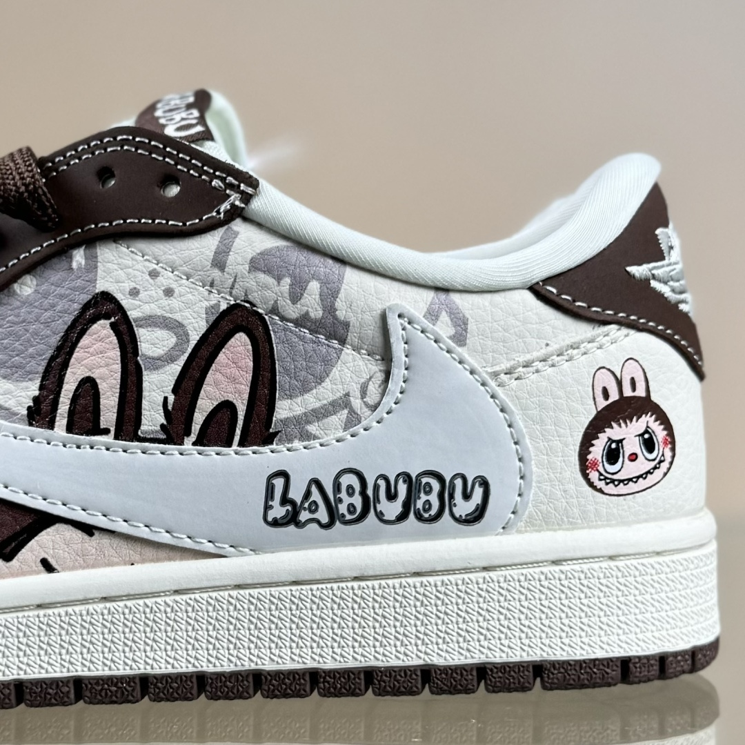 Travis Scott x Nike Air Jordan 1 Low x LABUBU Air Jordan 1 Low 反转棕白小勾拉布布倒钩 DX1888-095