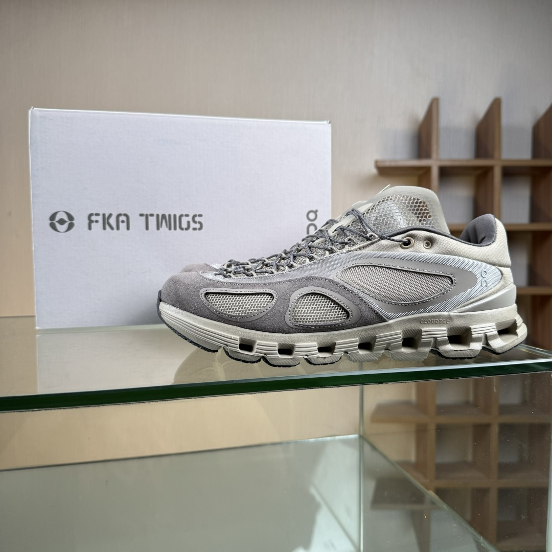 On昂跑 Running Cloud X FKA克劳德X系列低帮轻量舒适多功能休闲运动鞋 3WF1070