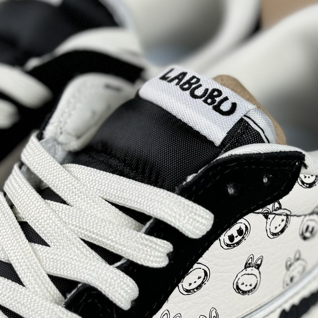 Travis Scott x Nike Air Jordan 1 Low x LABUBU Air Jordan 1 Low 反转黑白拉布布倒钩 LD2028-056
