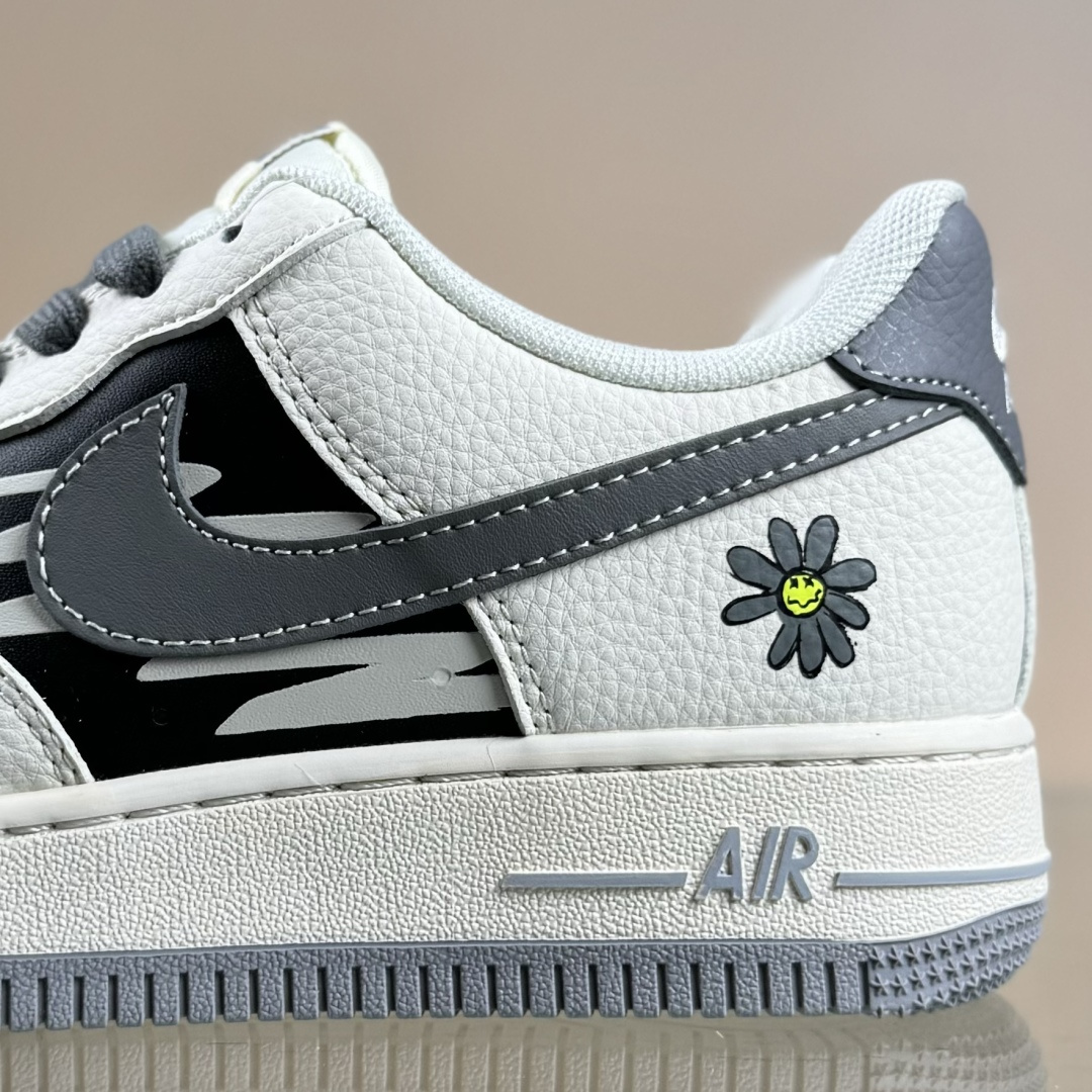 Nike Air Force 1'07 Low Supreme联名 涂鸦米灰勾 空军一号低帮休闲板鞋 QW5606-272