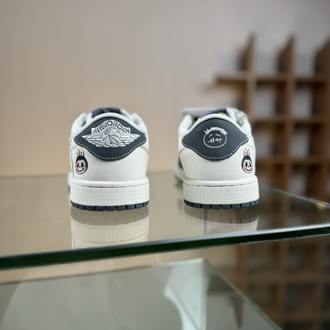 Travis Scott x Nike Air Jordan 1 Low x LABUBU Air Jordan 1 Low 反转灰白小勾拉布布倒钩 DX1888-094