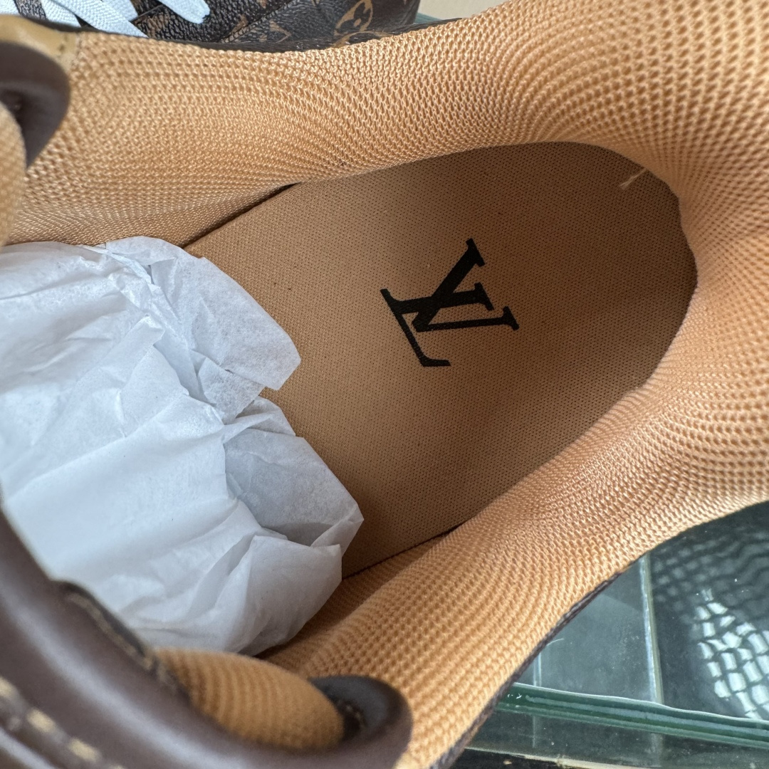 LOUIS VUITTON xNigo 联名款 Buttersoft FW25 牛皮革羊皮革 圆头系带 低帮 生活休闲鞋