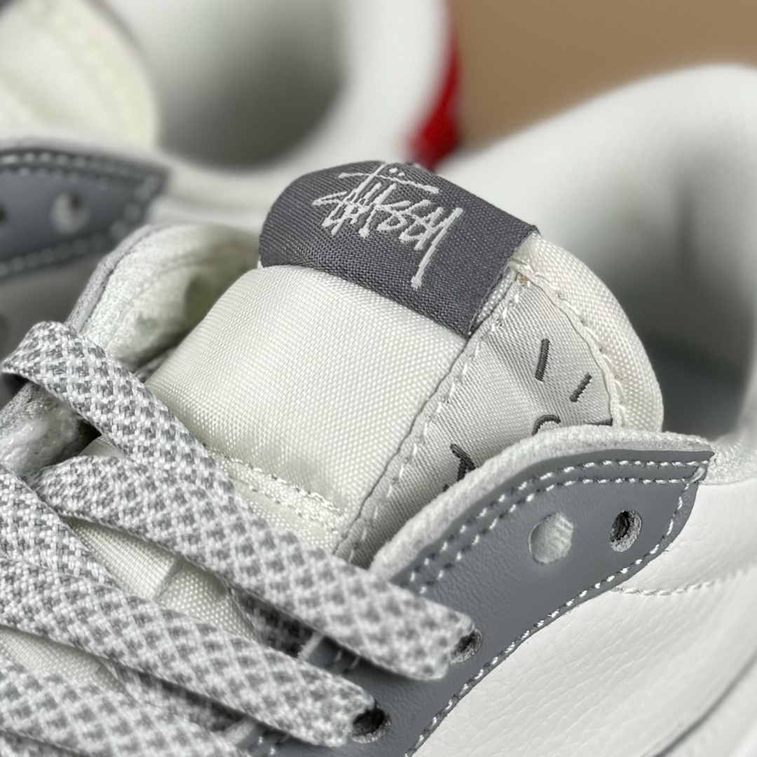 Travis Scott x Fragment Design x Air Jordan 1 Low OG SP AJ1 乔1 斯图西联名 白灰红尾 低帮文化休闲板鞋 DZ5899-006