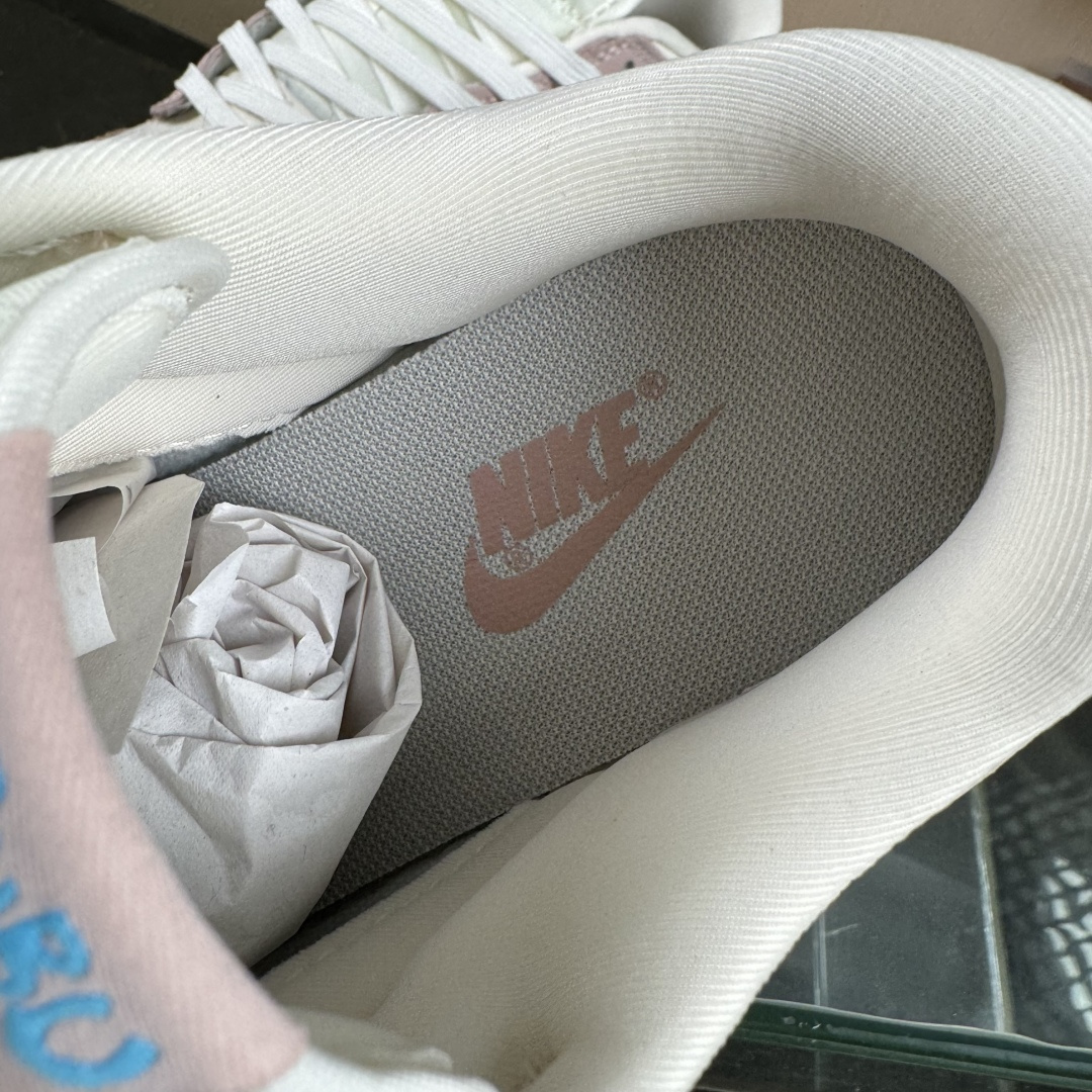 Nike SB Dunk Low x LABUBU 粉白小勾 DG2025-005