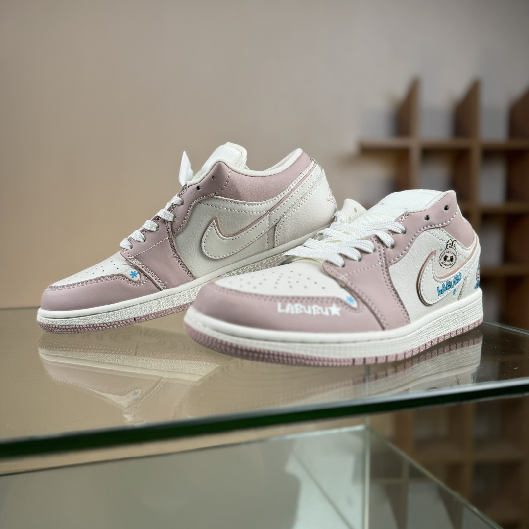 Air Jordan 1 Retro Low x LABUB 粉白 QG2025-005