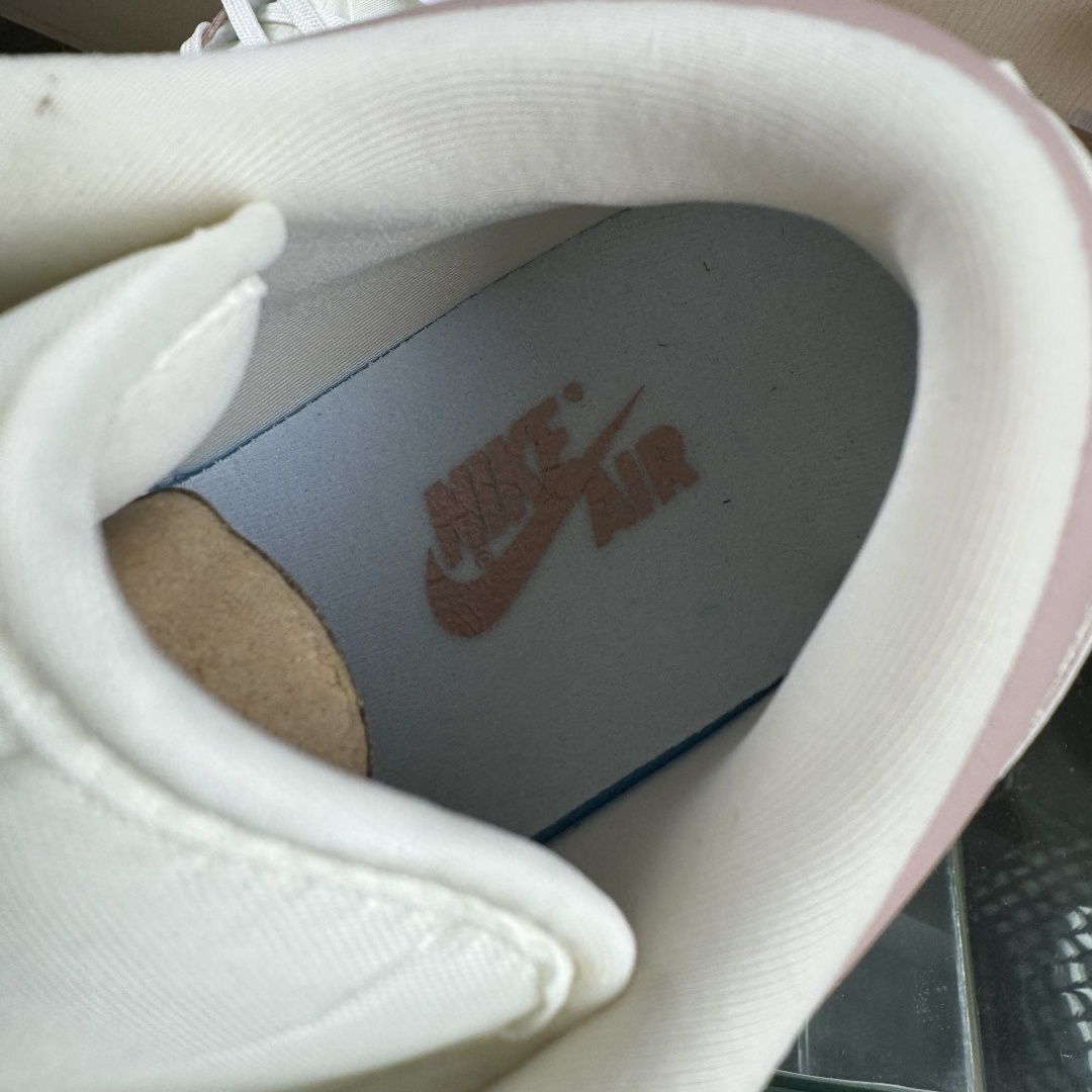 Air Jordan 1 Retro Low x LABUB 粉白 QG2025-005