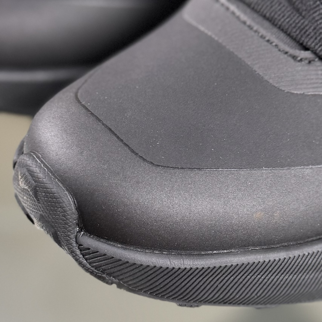 DESCENTE迪桑特轻盈防水时尚休闲运动高帮防水男子越野跑鞋