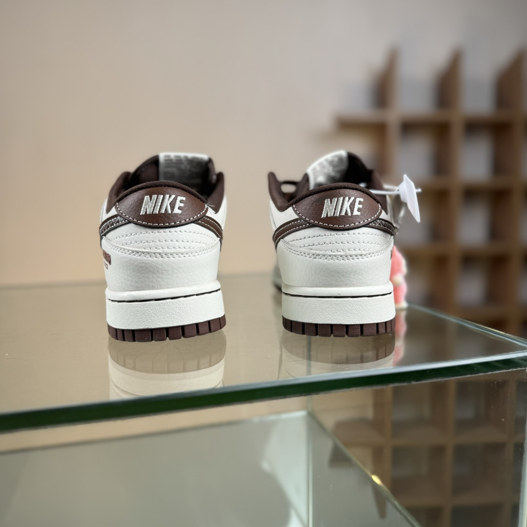 Nike SB Dunk Low x LABUBU 白棕小勾 SR2025-007
