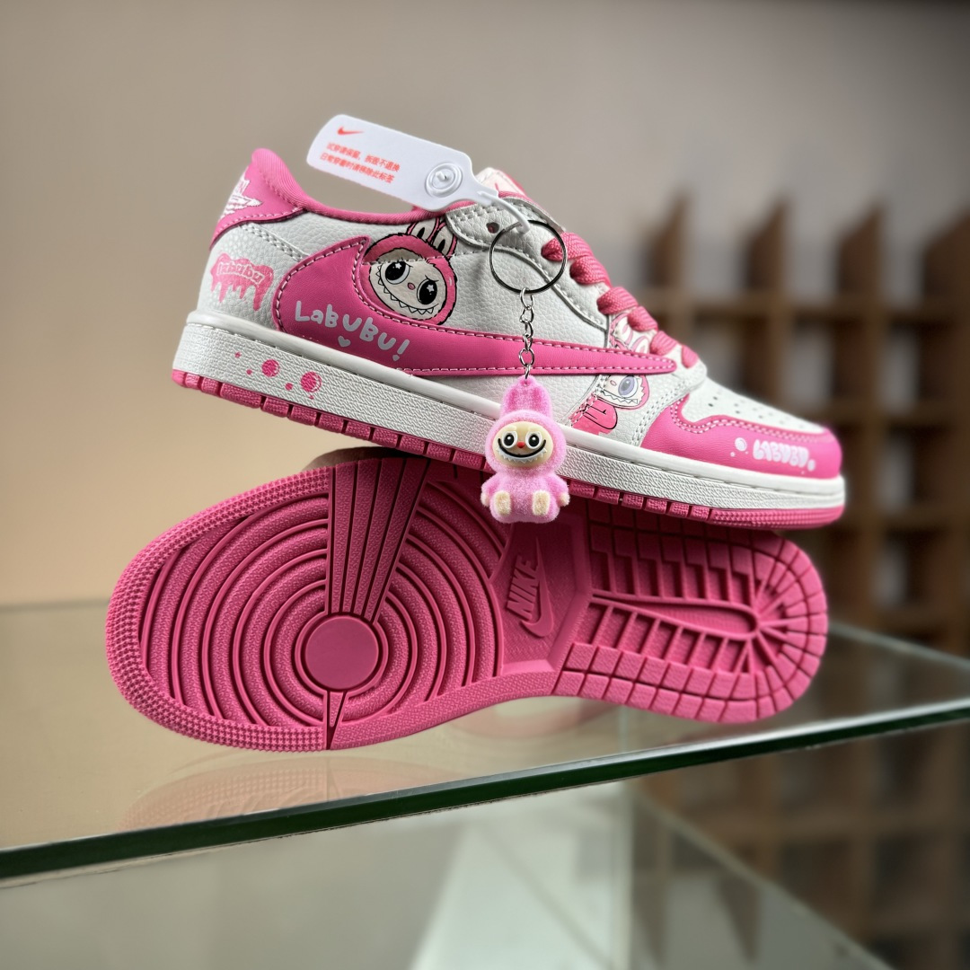 Travis Scott x Nike Air Jordan 1 Low x LABUBU Air Jordan 1 Low 反转粉白倒钩纯原版本 JW1188-162