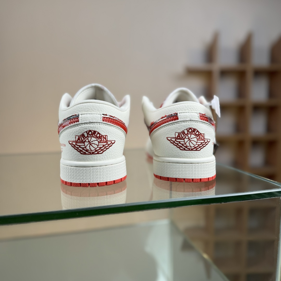 Nike Air Jordan 1 Low AJ1乔1低帮休闲板鞋 QG1988-010