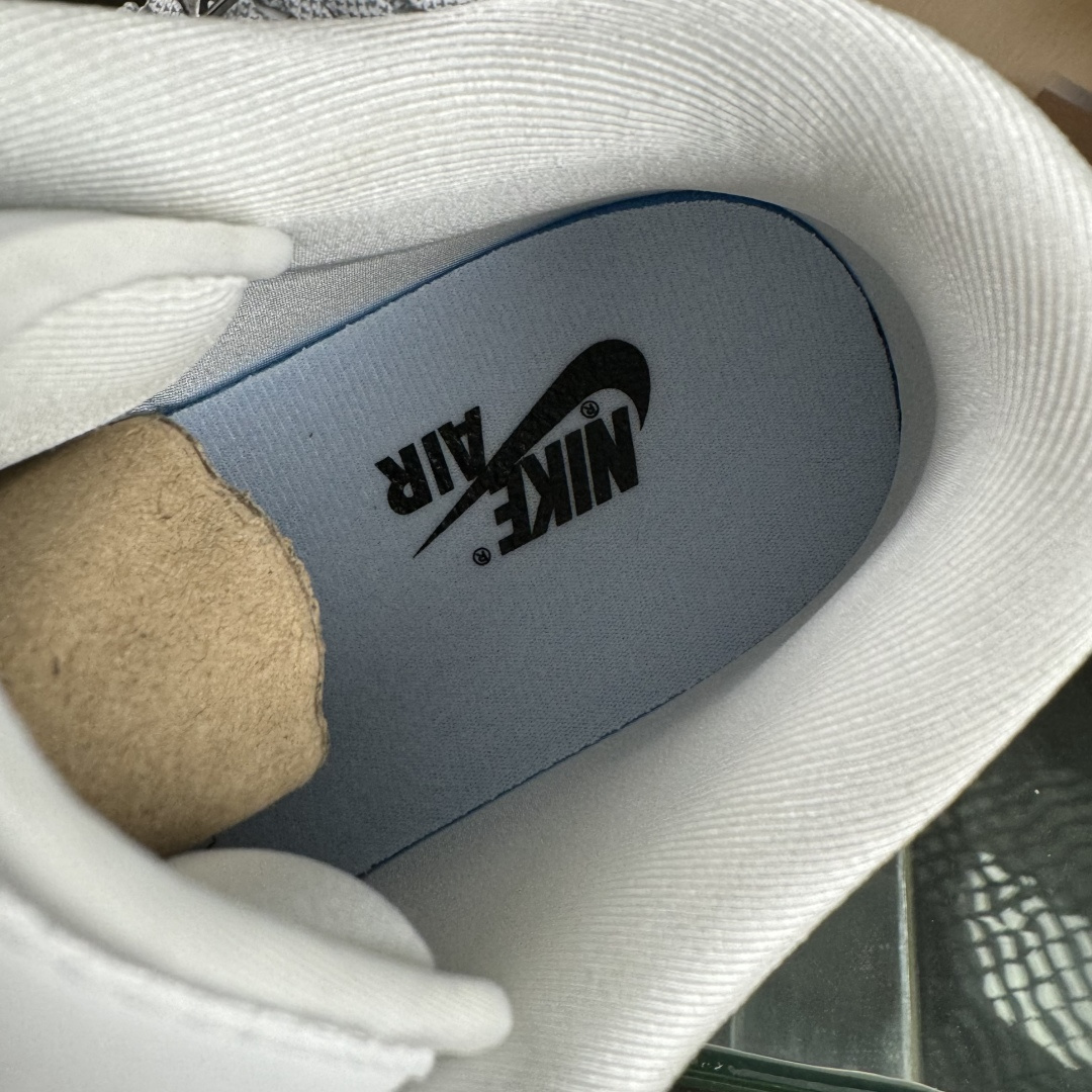 Nike Jordan Air Jordan 1 x Louis Vuitton 纯白满印 LR2025-010