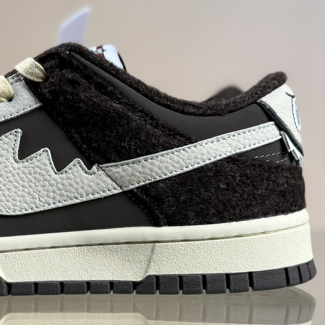 NIKE SB Dunk Low RETRO x LABUBU 白绿绒毛 DS6608-011