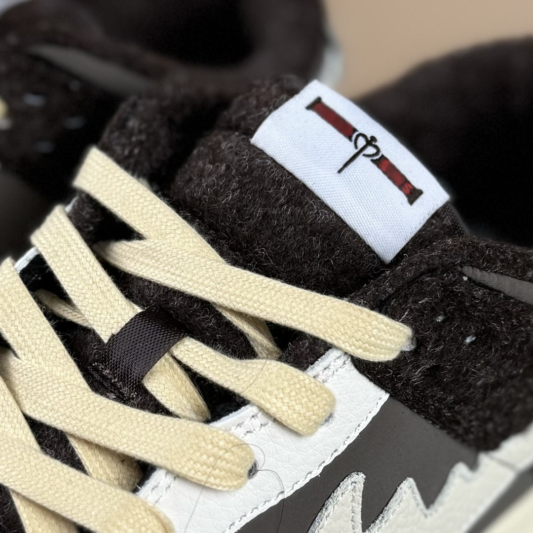 NIKE SB Dunk Low RETRO x LABUBU 白绿绒毛 DS6608-011