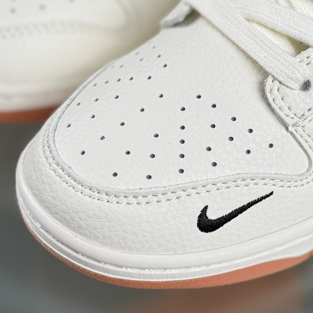 Nike SB Dunk Low x Stussy 白灰黑小勾 QW5836-032