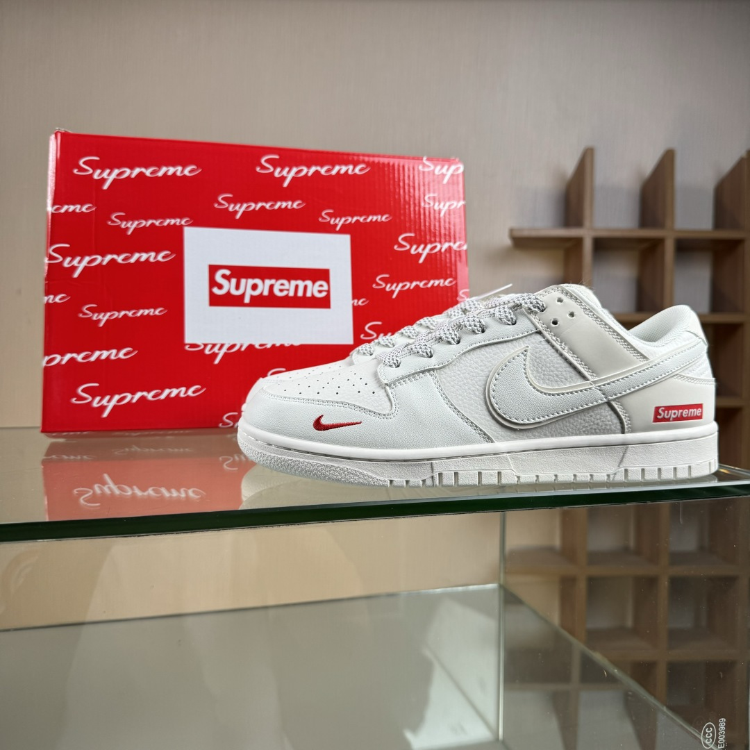 Nike SB Dunk Low Supreme联名 米白小红勾 周年高端定制 低帮休闲板鞋 CS1688-109
