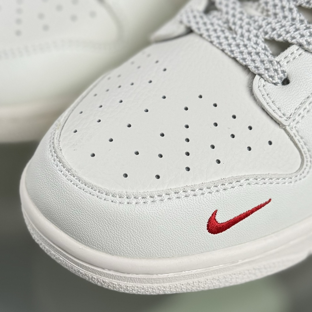 Nike SB Dunk Low Supreme联名 米白小红勾 周年高端定制 低帮休闲板鞋 CS1688-109