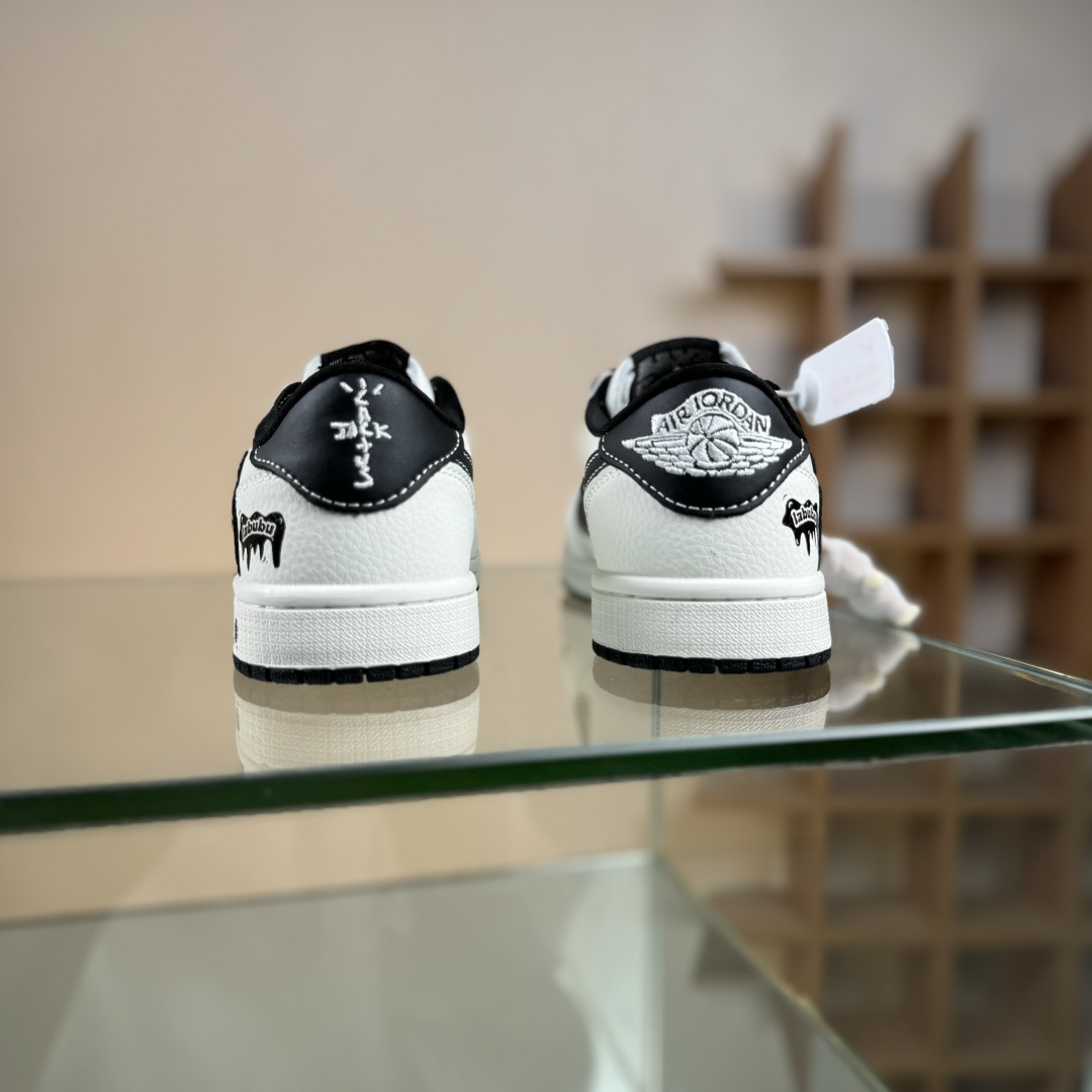 Travis Scott x Nike Air Jordan 1 Low x LABUBU Air Jordan 1 Low 反转黑白倒钩 JW1188-161