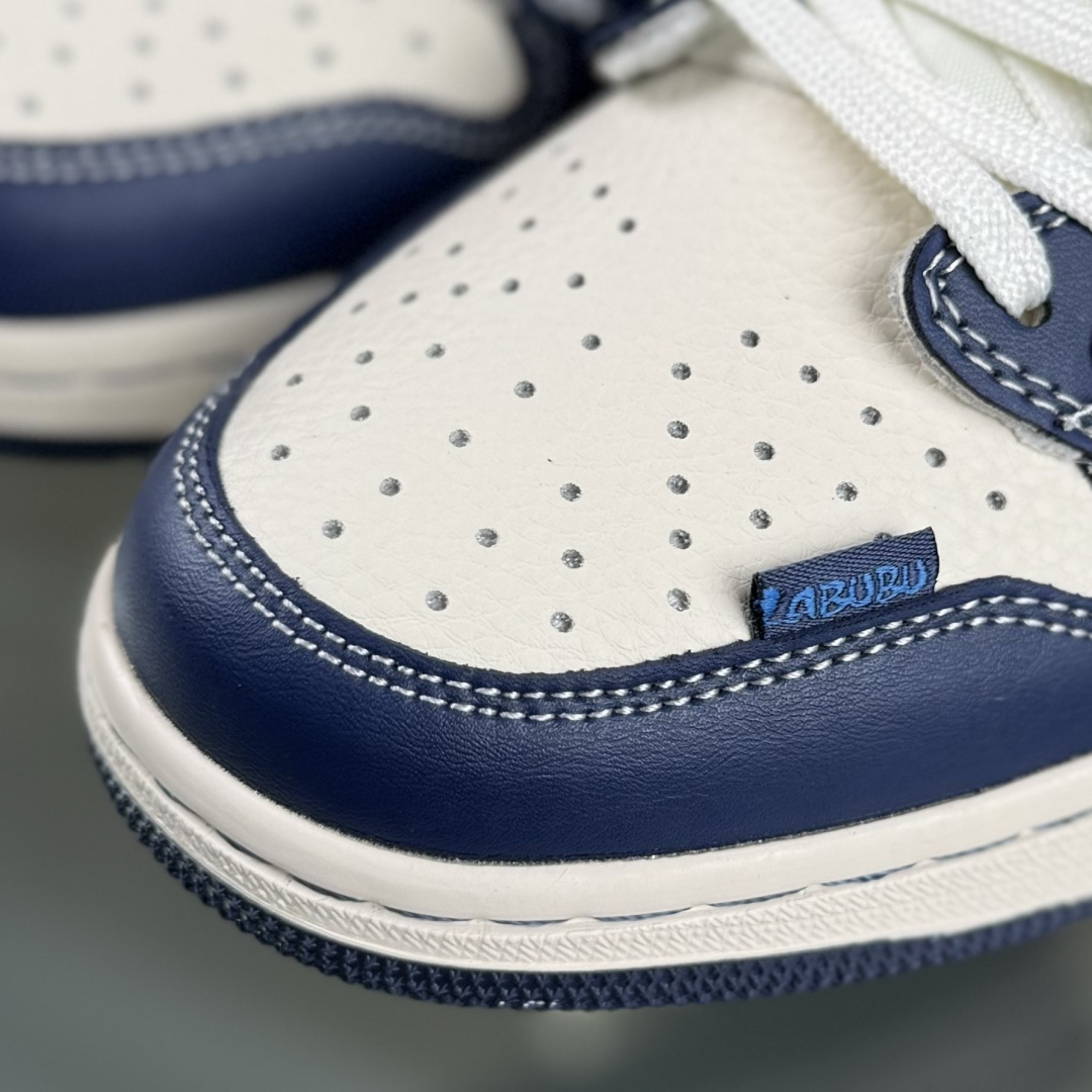 Travis Scott x Nike Air Jordan 1 Low x LABUBU Air Jordan 1 Low 反转蓝白倒钩 DZ5899-017