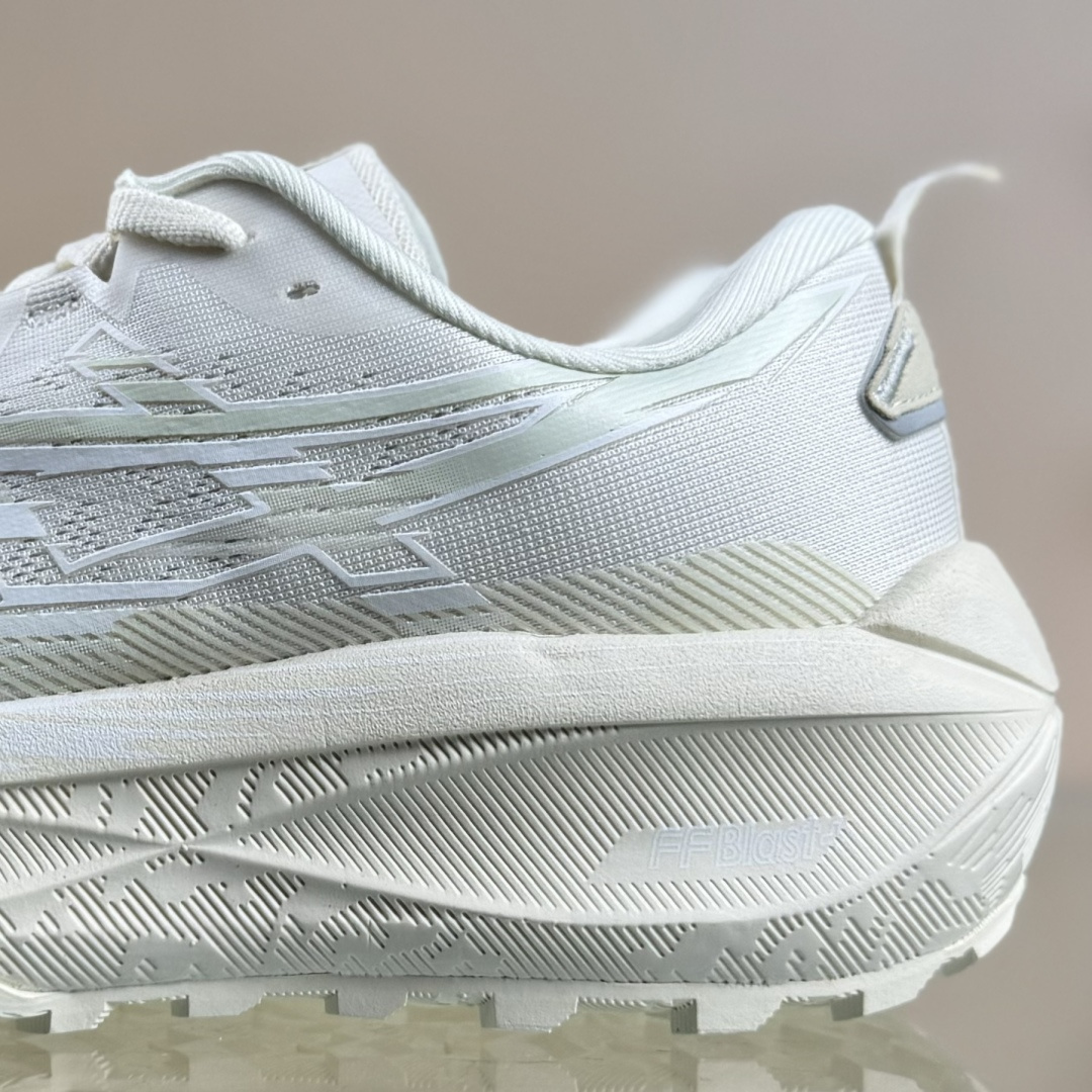 Asics Trabuco Max 4 亚瑟士运动休闲透气专业跑鞋 1011B976-100