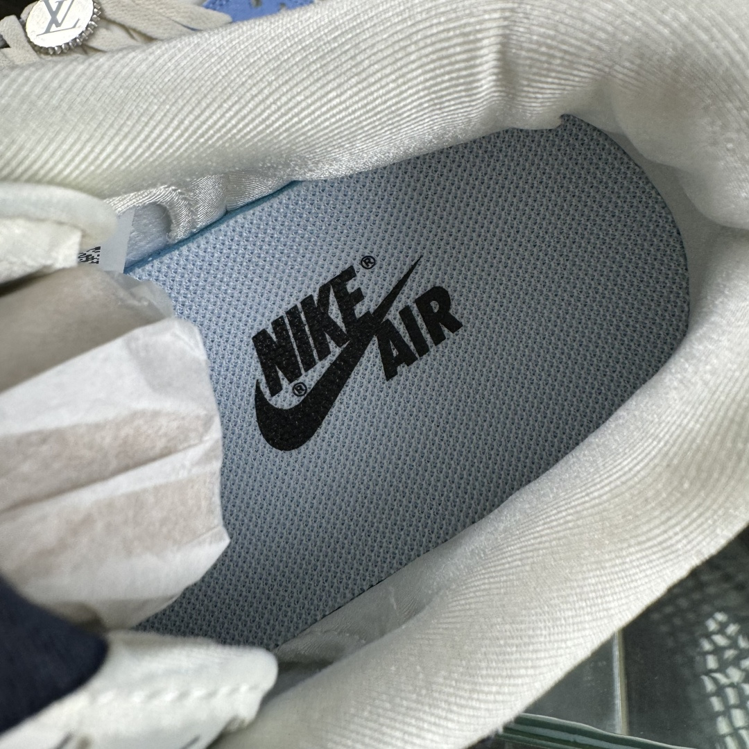 Travis Scott x Nike Air Jordan 1 Low x Louis Vuitton Air Jordan 1 Low 反转蓝白黑倒钩 JW1188-146