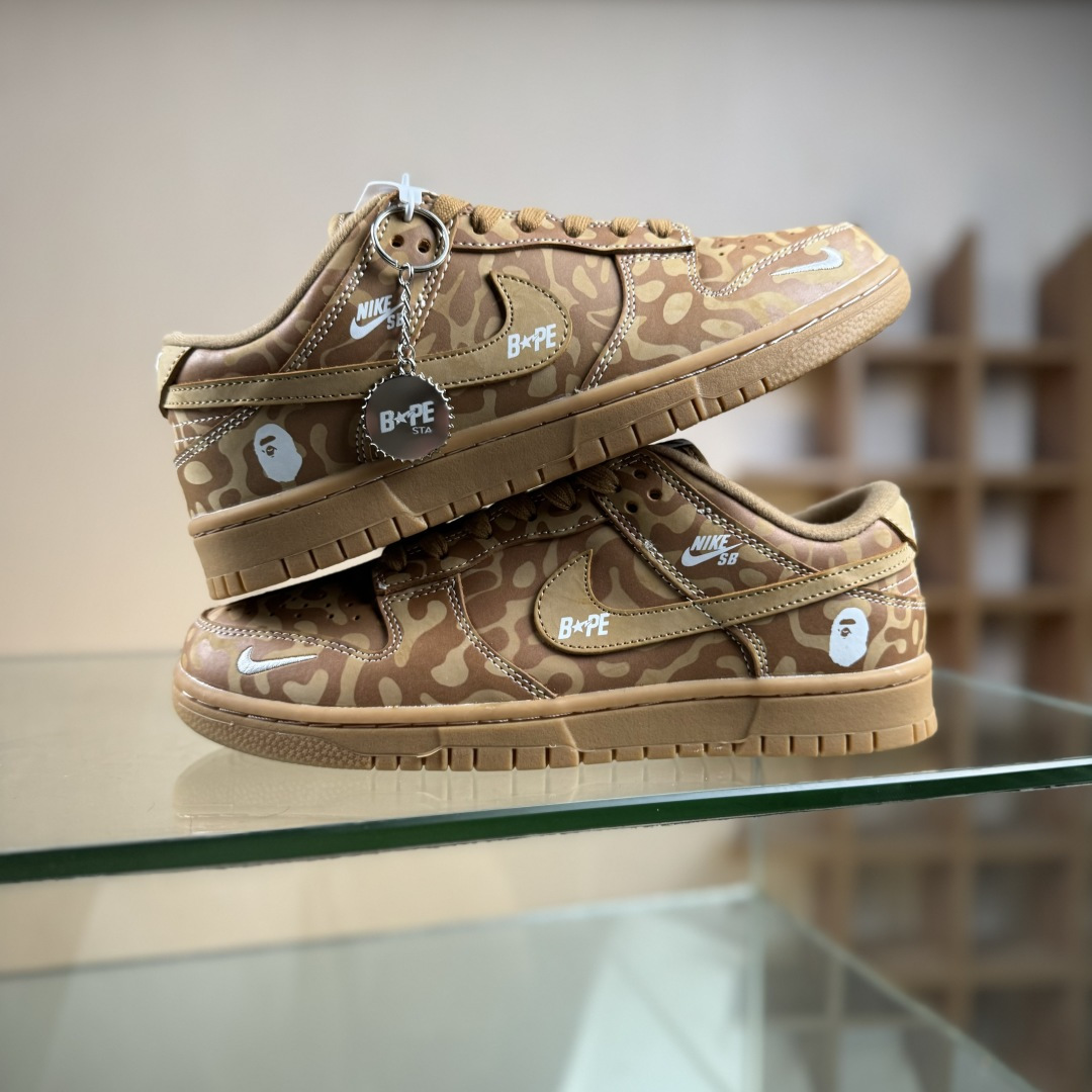 Nike SB Dunk Low x BAPE 棕白小勾 LW1818-121