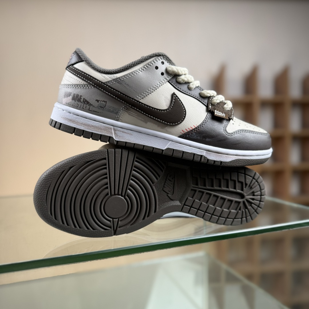 Nike SB Dunk Low 周年高端定制 低帮休闲板鞋 HF5441-111