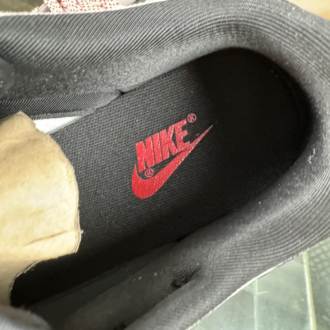 Nike SB Dunk Low x Supreme 猪八灰红满天星 SD2025-001